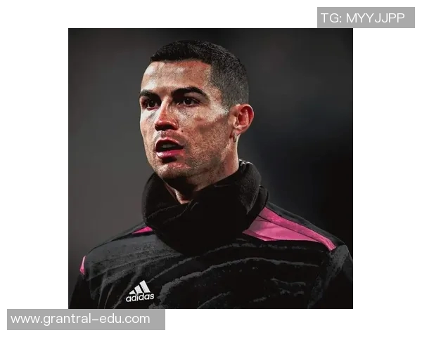 足球明星训练时的女性头像图片展示与解析